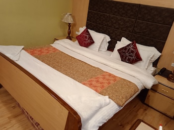 Hotel New Mamta,Srinagar>>Jammu And Kashmir,3 star