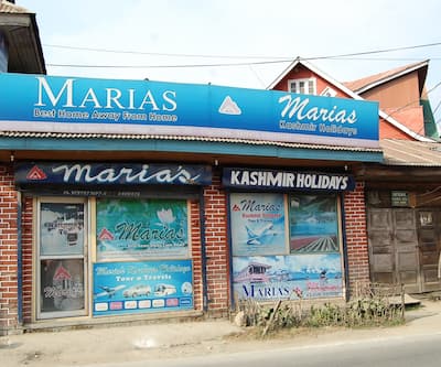 Marias Hotel,Nagin Lake,1 star