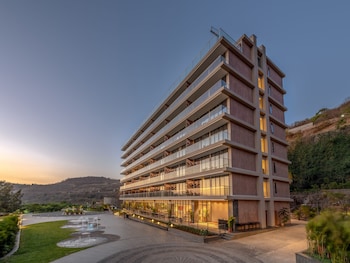 Oxford Golf Resort,Bavdhan,5 star