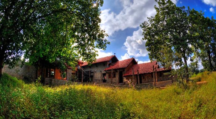 Kanha Earth Lodge,Baihar,4 star
