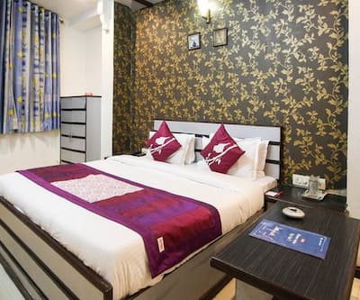 Hotel Liberty,Ellis Bridge>>Ahmedabad,3 star