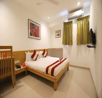 Hotel De Ecobiz,Sarkhej>>Ahmedabad,3 star