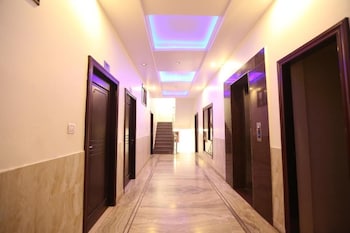Hotel Nirvana Palace Rishikesh,Swarg Ashram Road,3 star