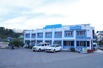 Royal Hotels,Kodaikanal>>Dindigul,2 star