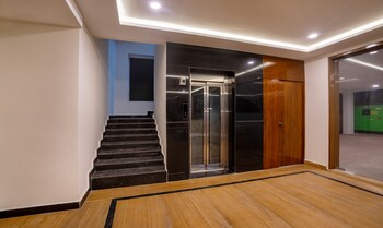 Treebo Purva Crest, Gachibowli Dlf,India>>Hyderabad,3 star
