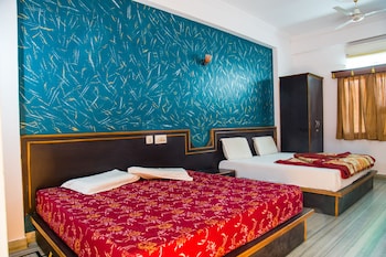 Hotel Udai Palace,Udaipole Bus Station,3 star