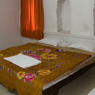 Devi Vilas Guest House,Pichola Lake,2 star