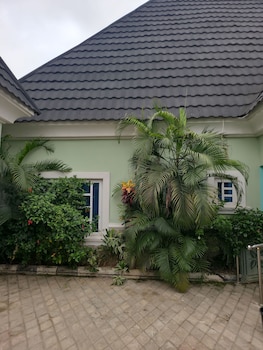 dazzle hotels and apartments