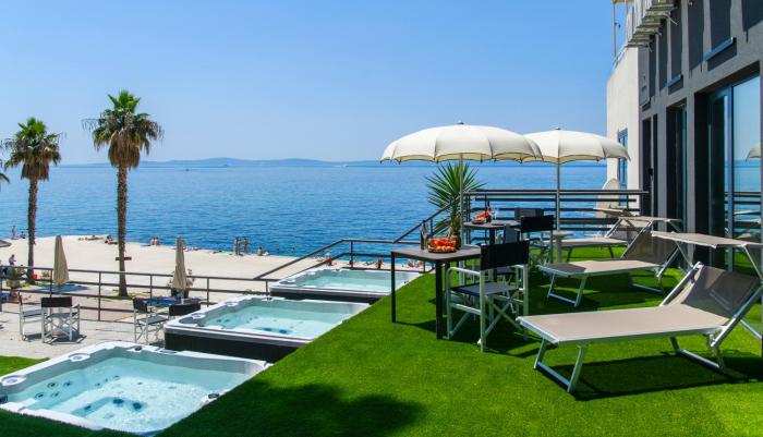 via mare luxury rooms