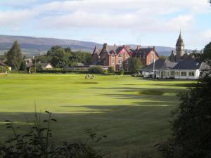 Glenesk,Dundee>>Brechin,4 star