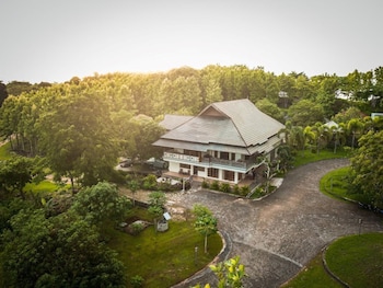 Hotel Bukit Indah Saumlaki By Legreen