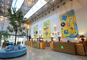 Holiday Inn Suites Kuwait, An Ihg Hotel,Kuwait>>Salmiya,2.5 star