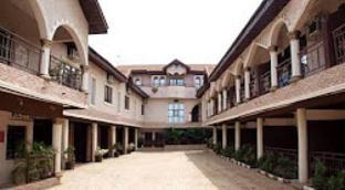 Townhall Hotel & Suites,Lagos>>Ikeja,2 star