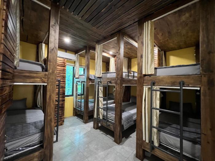 lapis restaurant and hostel