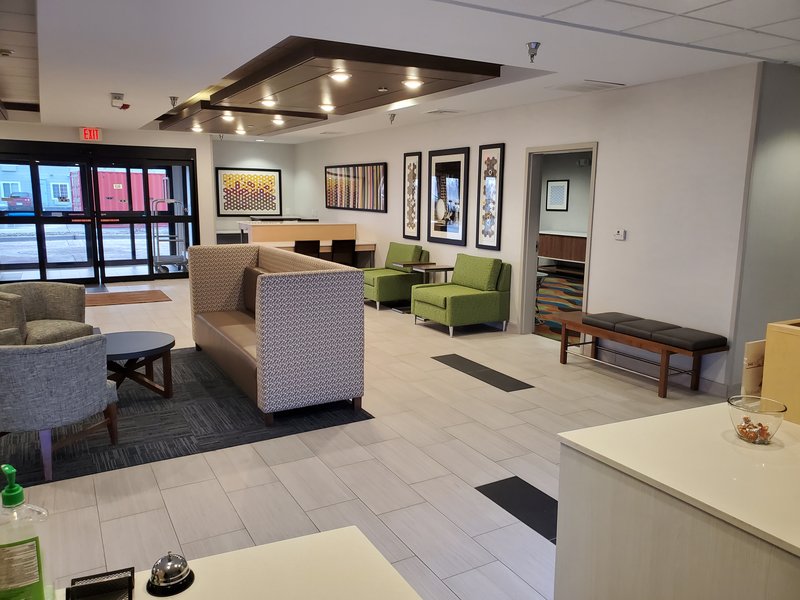 Holiday Inn Express & Suites Junction City, An Ihg Hotel,Junction City>>Fort Riley,2.5 star