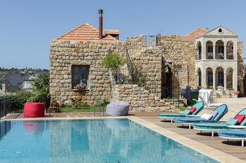 arnaoon village