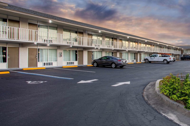 Days Inn By Wyndham Apopka/Orlando