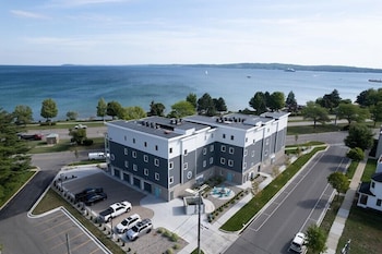 539 Bay Street,Traverse City>>Grand Traverse Bay,4 star