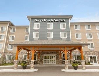 Days Inn & Suites By Wyndham Lindsay,Gannon Village>>Ennismore,3 star