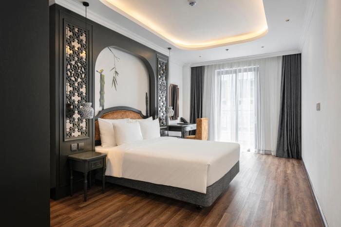 paradise suites nguyen khuyen