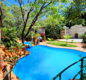 Lenca World,West End>>Roatan,3 star