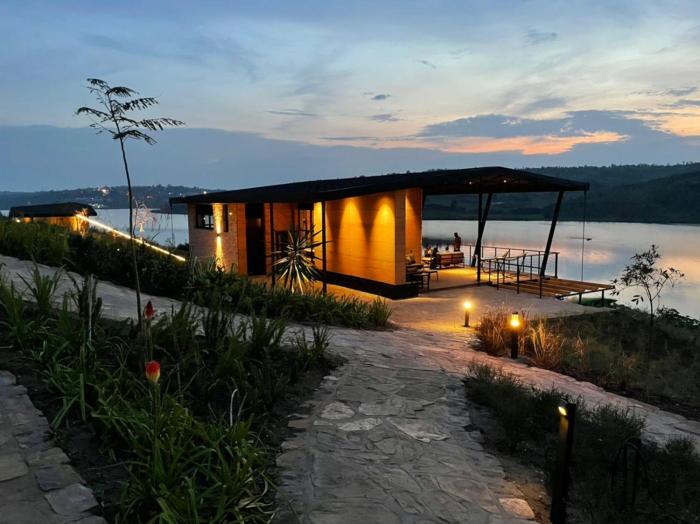 Umva Muhazi,Rwanda>>Muhazi,5 star