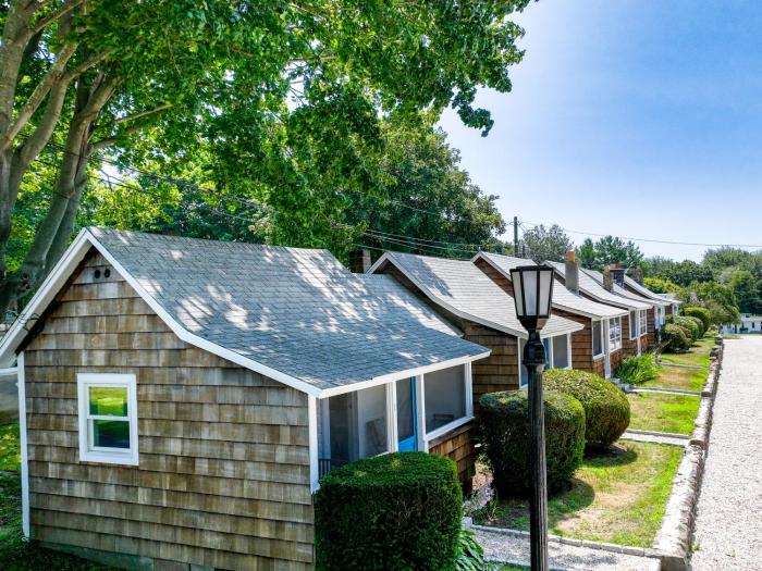 Marina Bay Cottages,Waterford>>New London,2 star