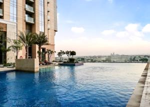 lux bnb amna tower business bay
