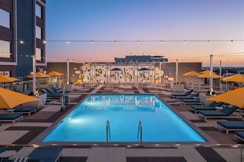 Hilton Buena Park Anaheim,Los Angeles>>Buena Park,3 star