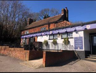 The Rising Sun Inn,Kent>>Brands Hatch,4 star