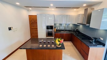 Escape Villas At Anchan Villa,Phuket>>Choeng Thale,4 star