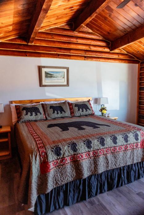 Creekside Cabins,Polson>>Missoula,2 star