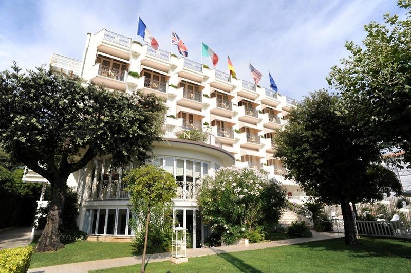 Hotel Il Negresco,Lucca>>Forte Dei Marmi,4 star