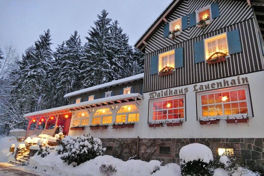 Hotel Waldhaus Lauenhain,,3 star