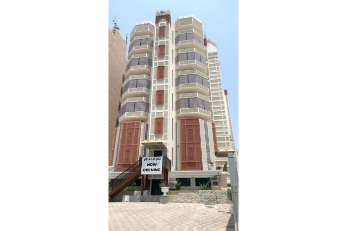 oyo 153 qurum heights hotel