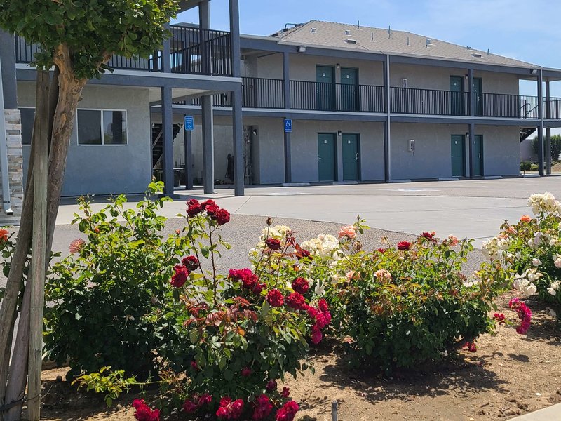 Chowchilla Inn,,2 star