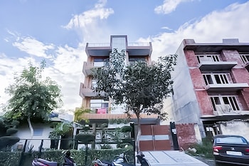 Roomshala 117 Shubham Residency,Noida>>New Delhi,3 star