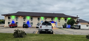 budget host inn buffalo