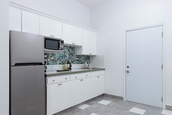 The Suites At Mr Grouper,Turks And Caicos>>Providenciales,2.5 star