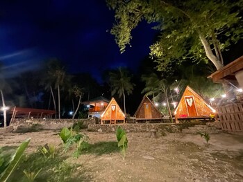 hagdan reef dive spot by hiverooms