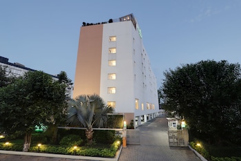 lemon tree hotel chandigarh