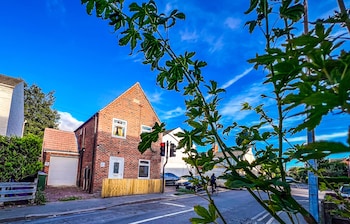 Tyrone House,United Kingdom>>Boston,3 star