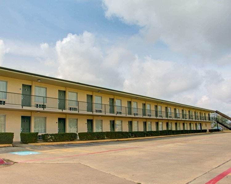 econo lodge texarkana i 30