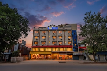 Fabhotel Crystal Inn Ii,Paldi,3 star