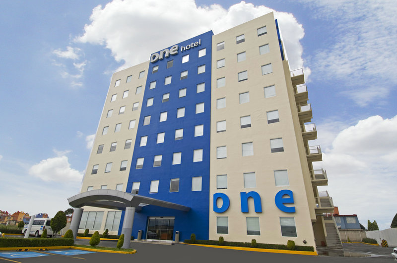one toluca aeropuerto