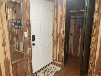 Cedar House,United States Of America>>Rockaway Beach,2 star