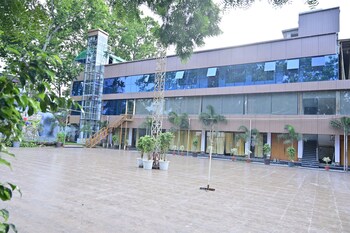 Holy Palace,India>>Baripada,2 star
