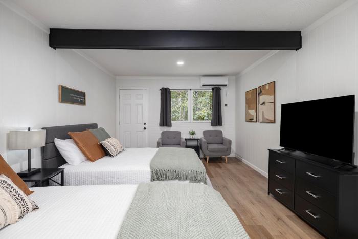 The Lofts On Indian Point,1160 Indian Point Rd,2 star