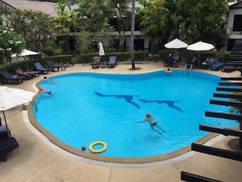 V Beach Resort,Phuket>>Patong,2 star