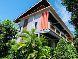 Lanta Phongpipat Resort,156 Moo 8, Koh Lanta Yai,0 star